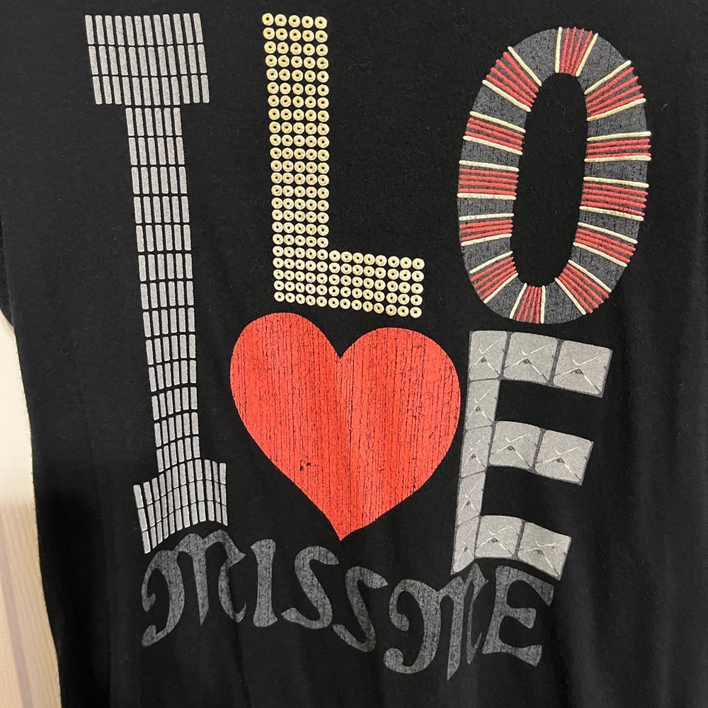 Miss Me Black Tee with Red Heart - I love Miss Me - Picture 5 of 9
